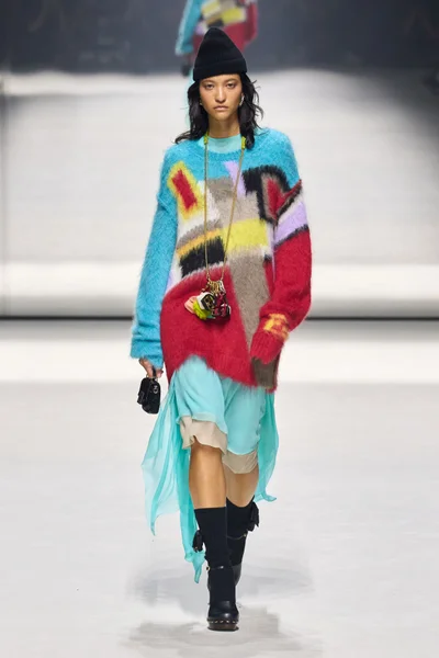 Look 34